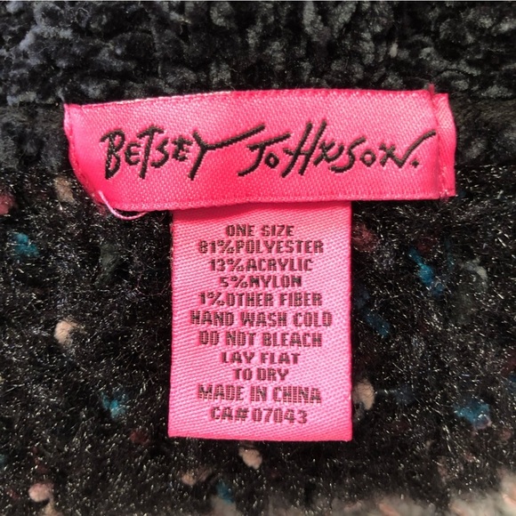 Betsy Johnson Warm Winter Loose Knit Circle Infinity Scarf - Picture 2 of 6